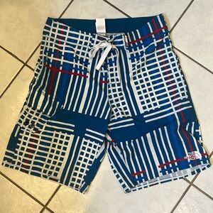 Mens North Face board shorts-size 32